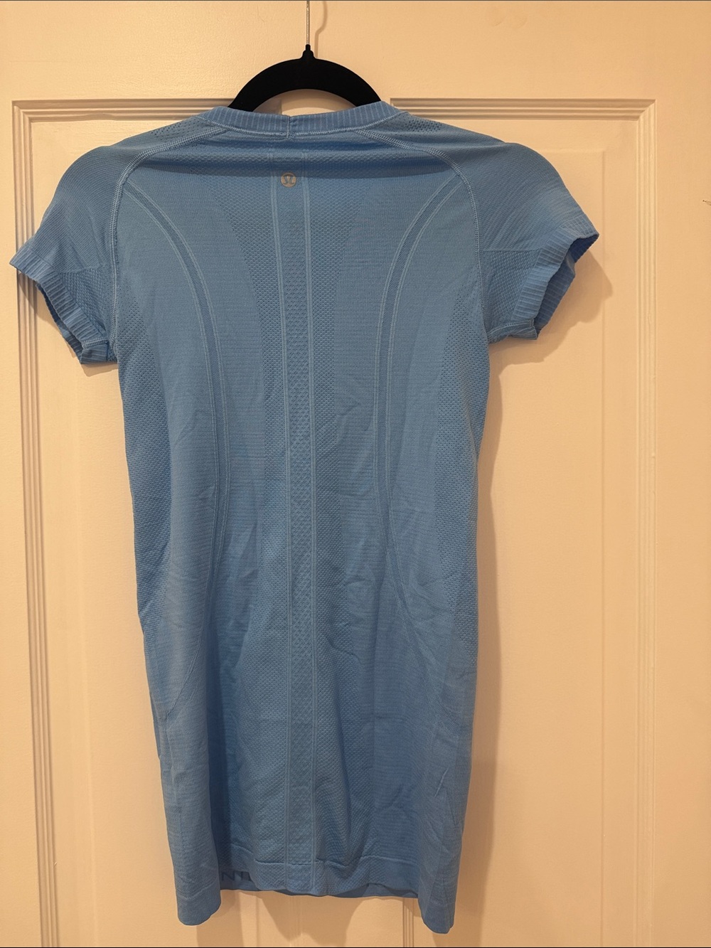 lululemon athletica Light Blue Short-Sleeve Seamless Tee - Picture 2 of 4